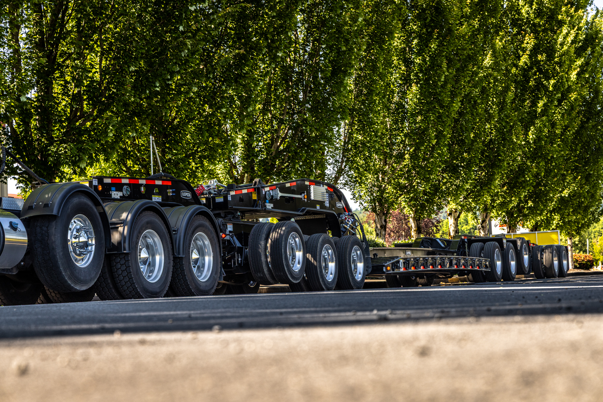 75 Ton Triaxle Lowbed - image 3 of 5