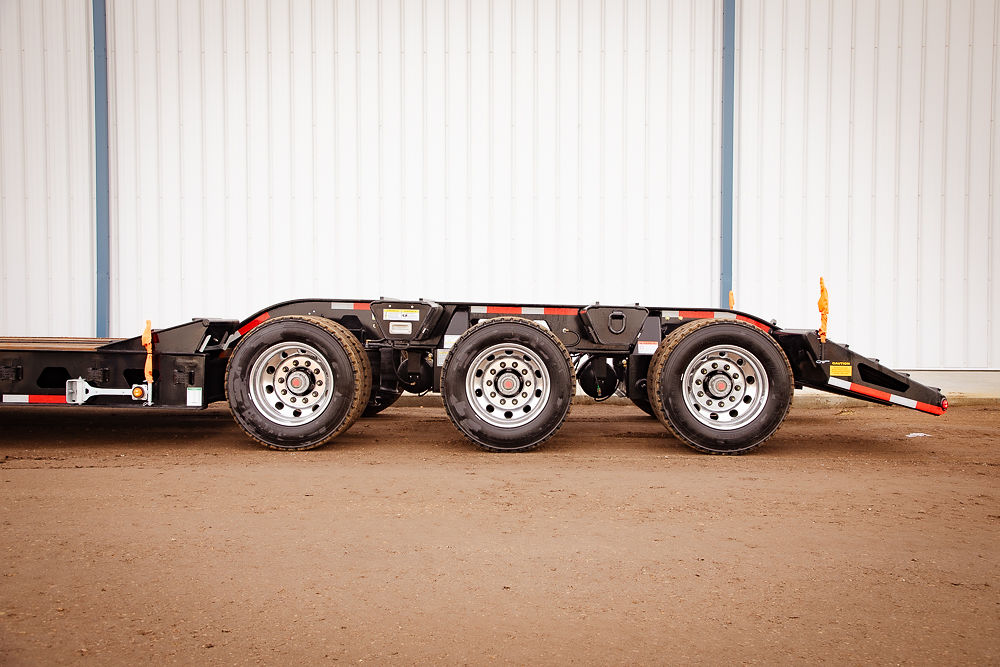 55 Ton Triaxle Hydraulic Gooseneck MUSTANG 55 Ton Triaxle Hydraulic Gooseneck MUSTANG - image 4 of 5
